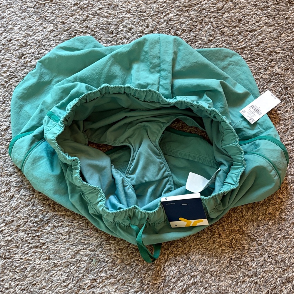 Old Navy Shorts - Picture 4 of 5